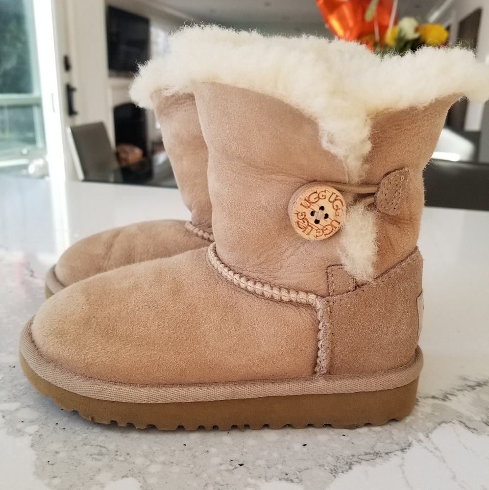 Caramel Uggs size 10